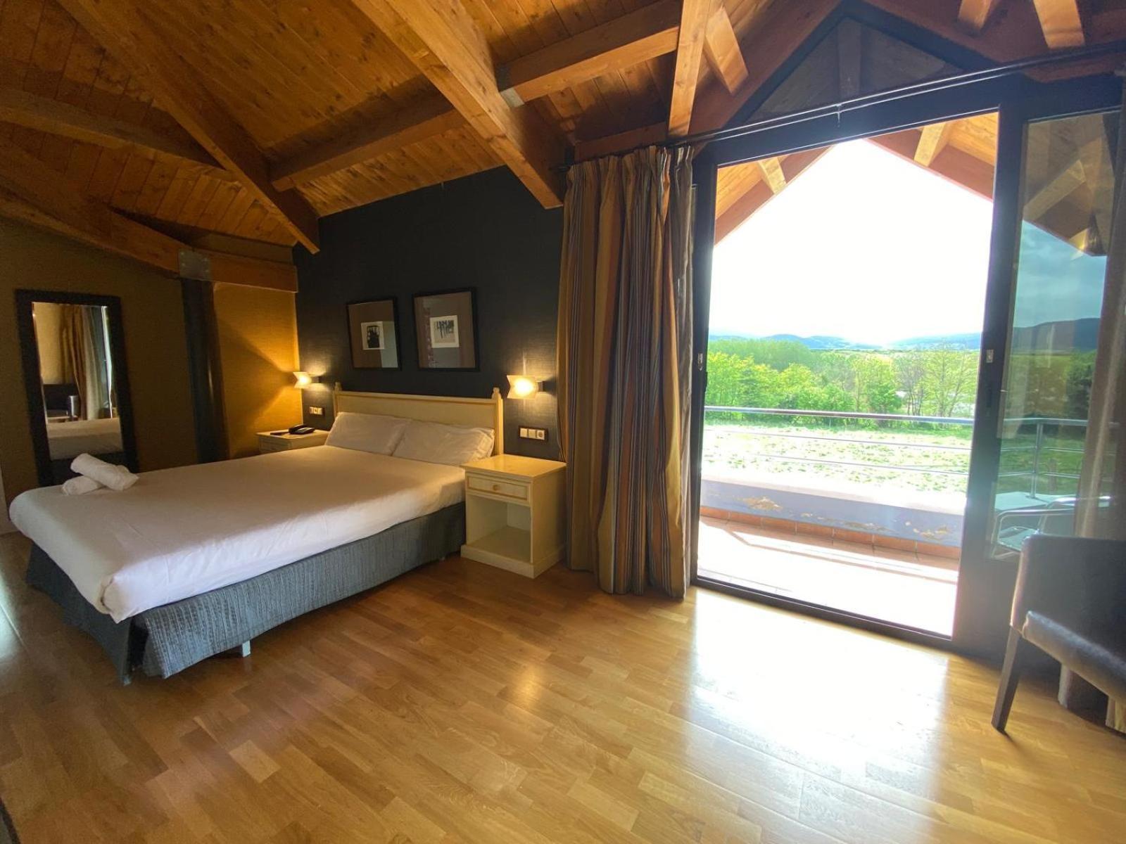 Roomrural Iru-bide Hotel Lumbier