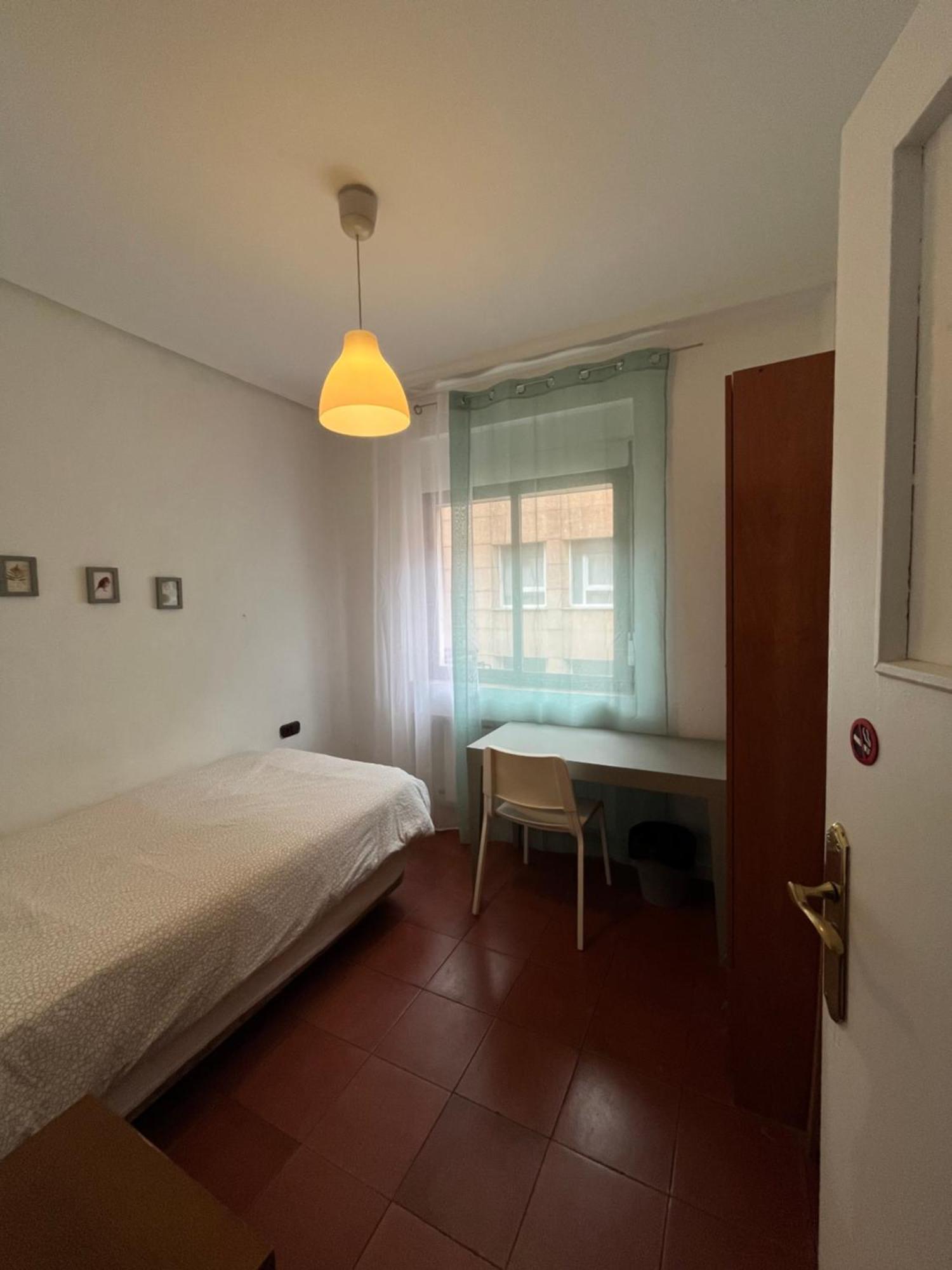 Roomin Pensión 2*