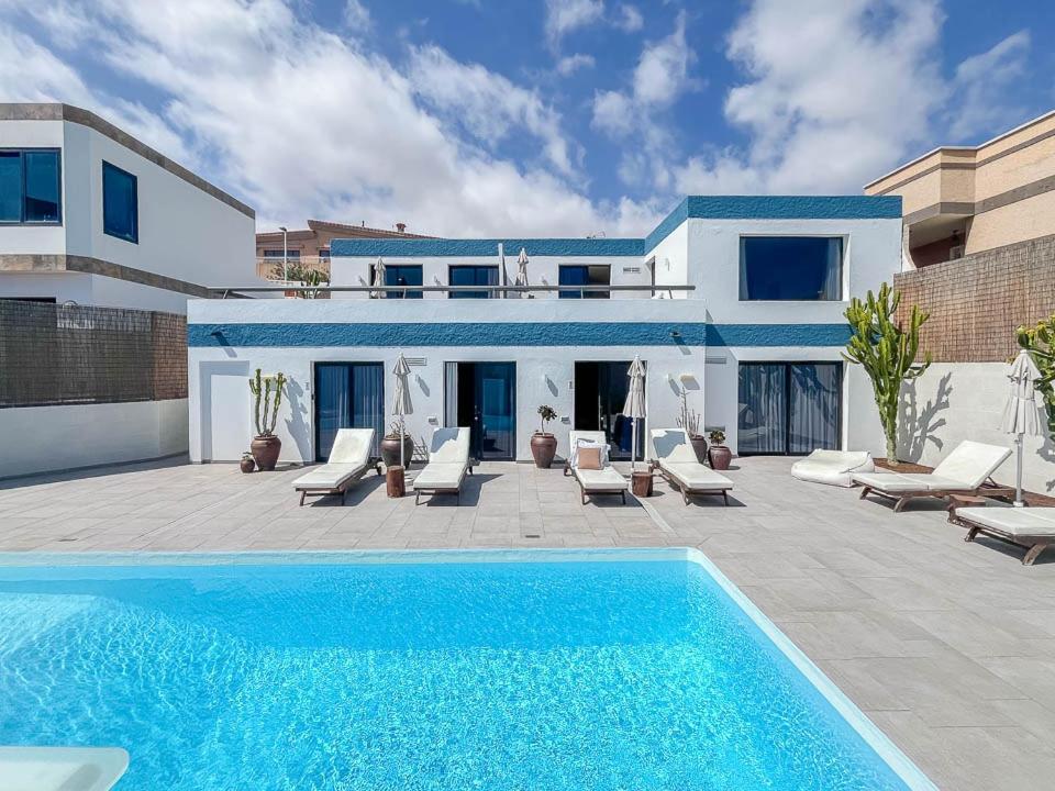 Edem piscina climatizada Playa del Hombre * Telde
