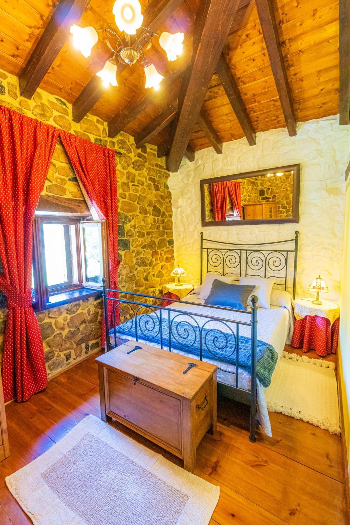 Apartment La Casa De Adriana Baro (Cantabria)
