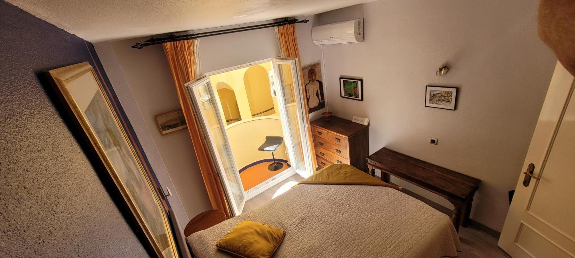Pearl Apartment
