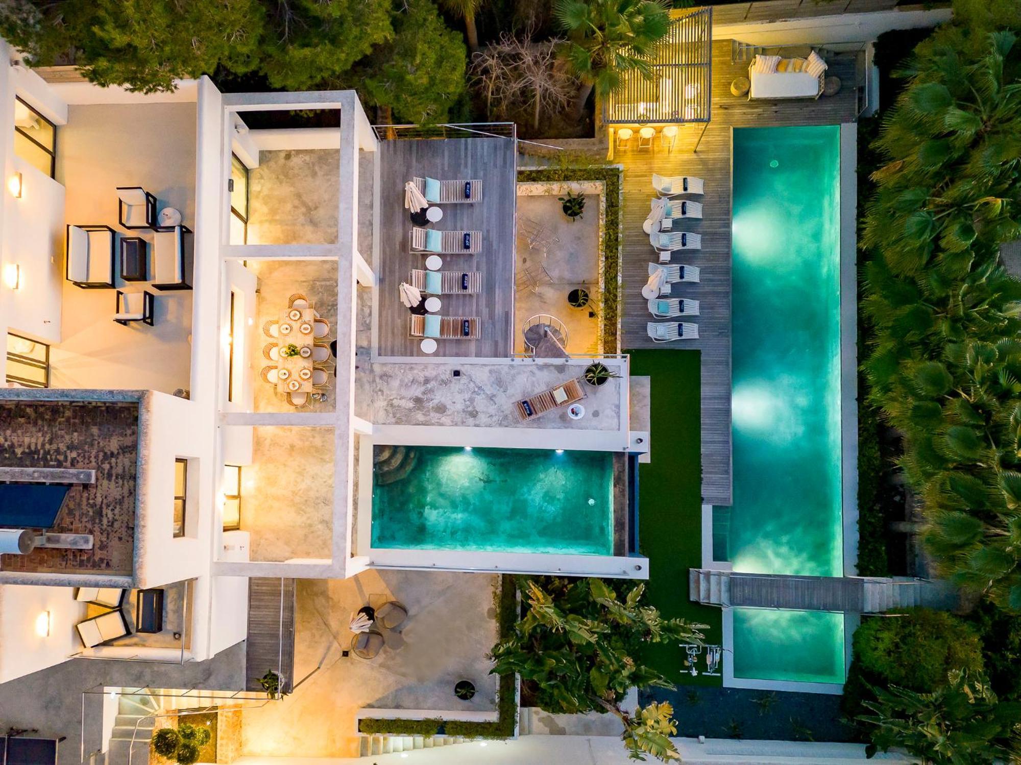 In Cala Salada Sleeps 14 Villa San Antonio Abad