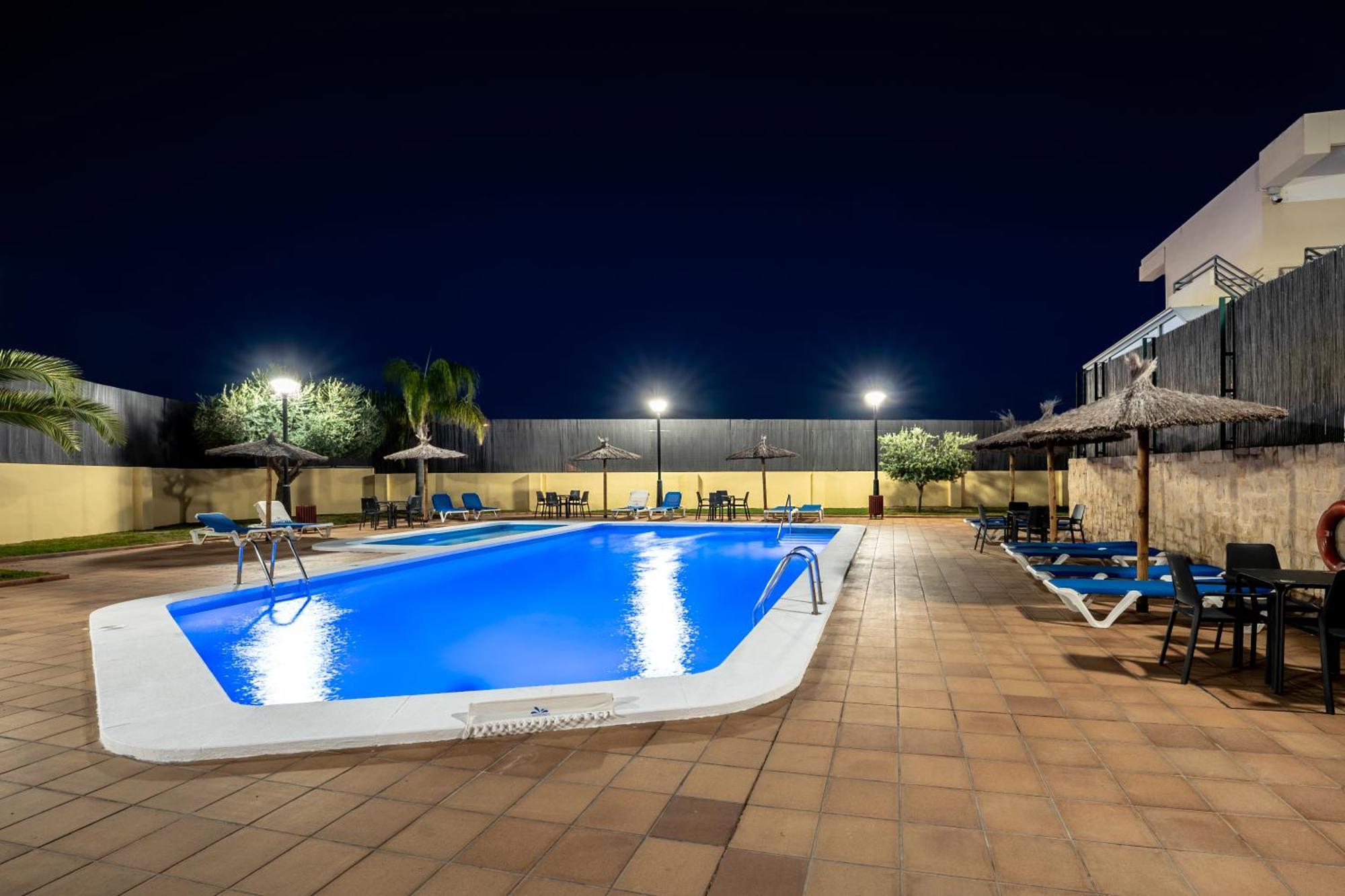 Hospedium Abril Hotel 3*