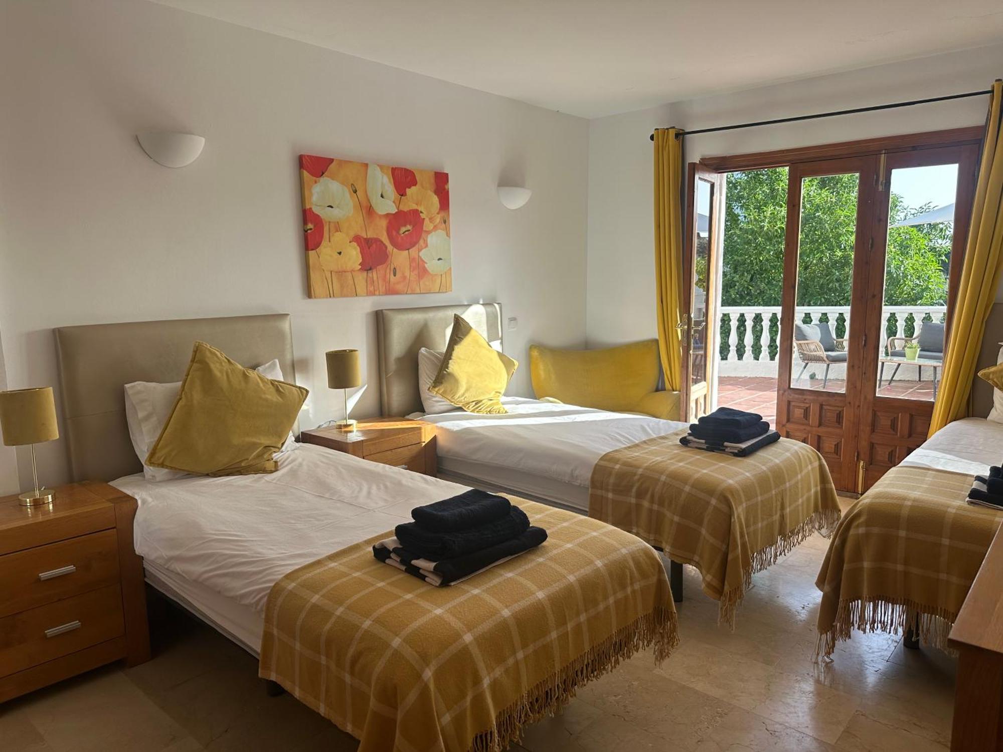 Casa Hermosa Bed & Breakfast