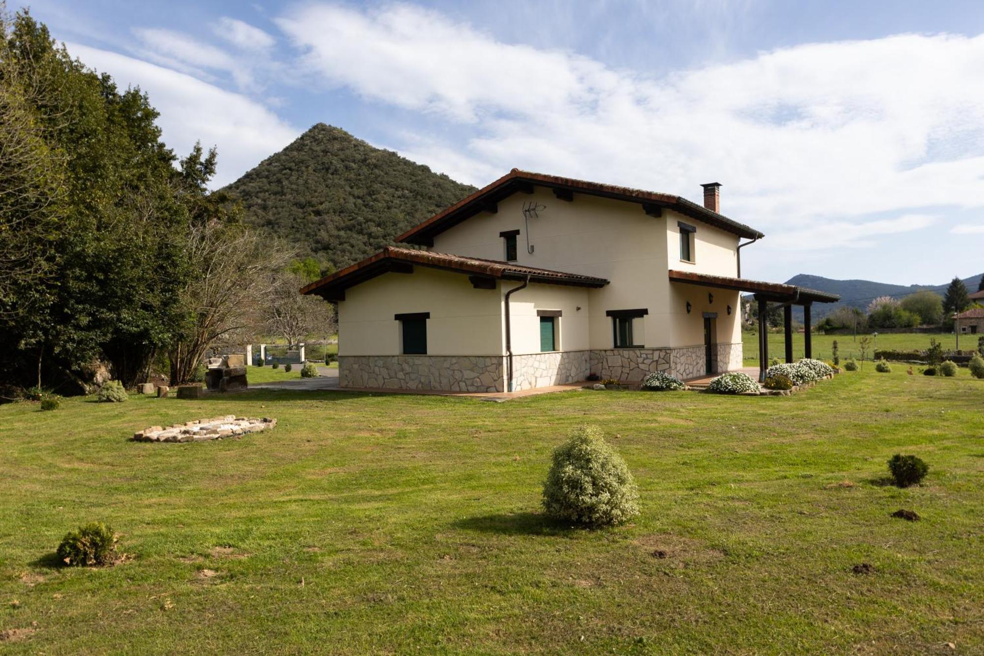 Urdaibai Villa *