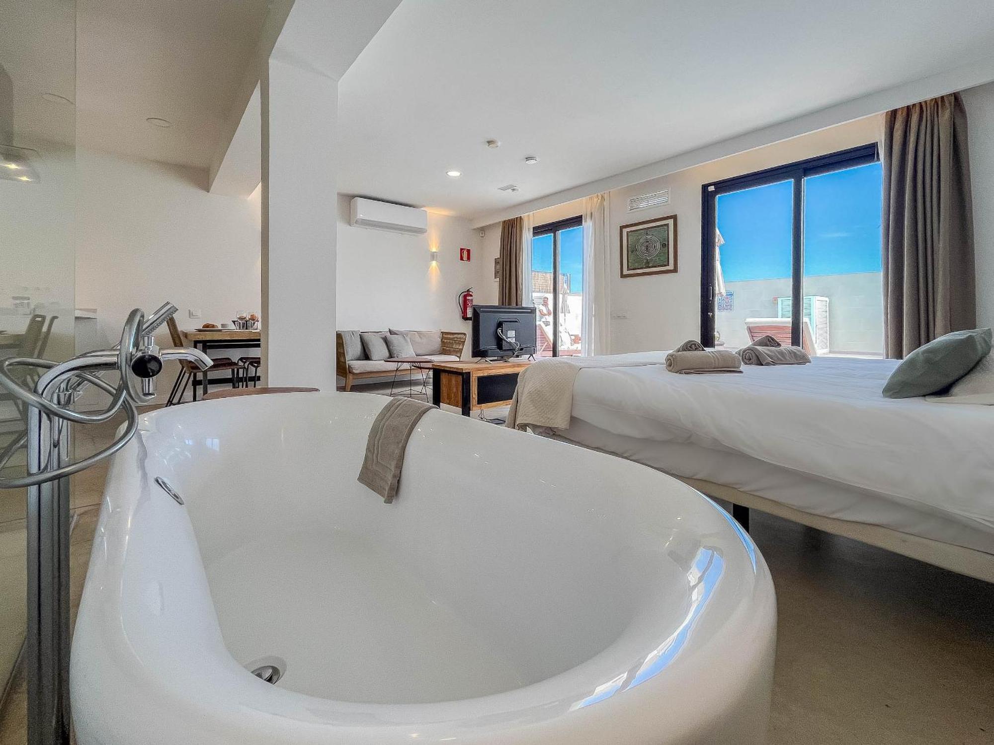 Edem piscina climatizada Playa del Hombre