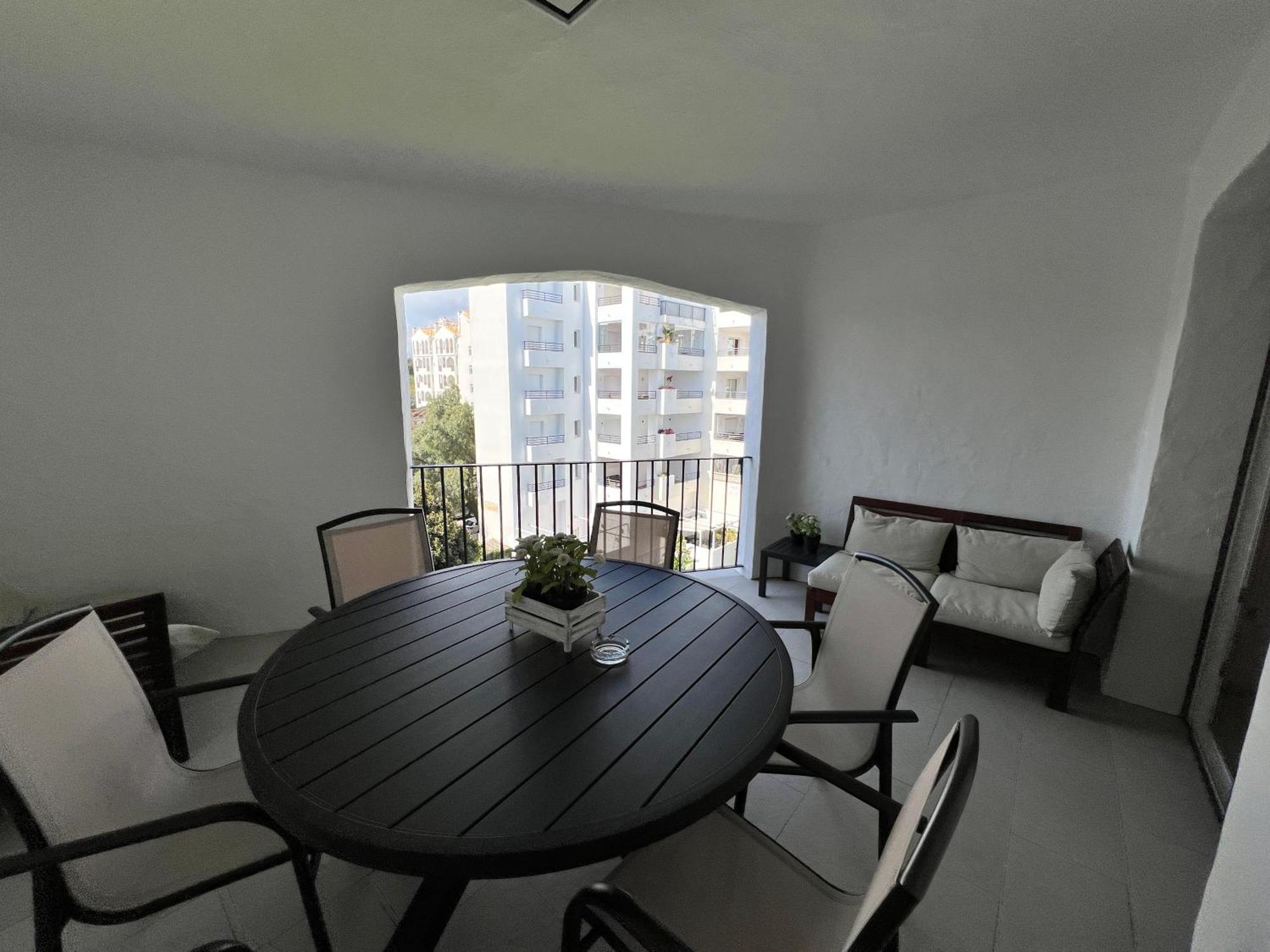 Puerto Banus. Urb Jardines Del Puerto. For Up To 6 Apartamento Marbella