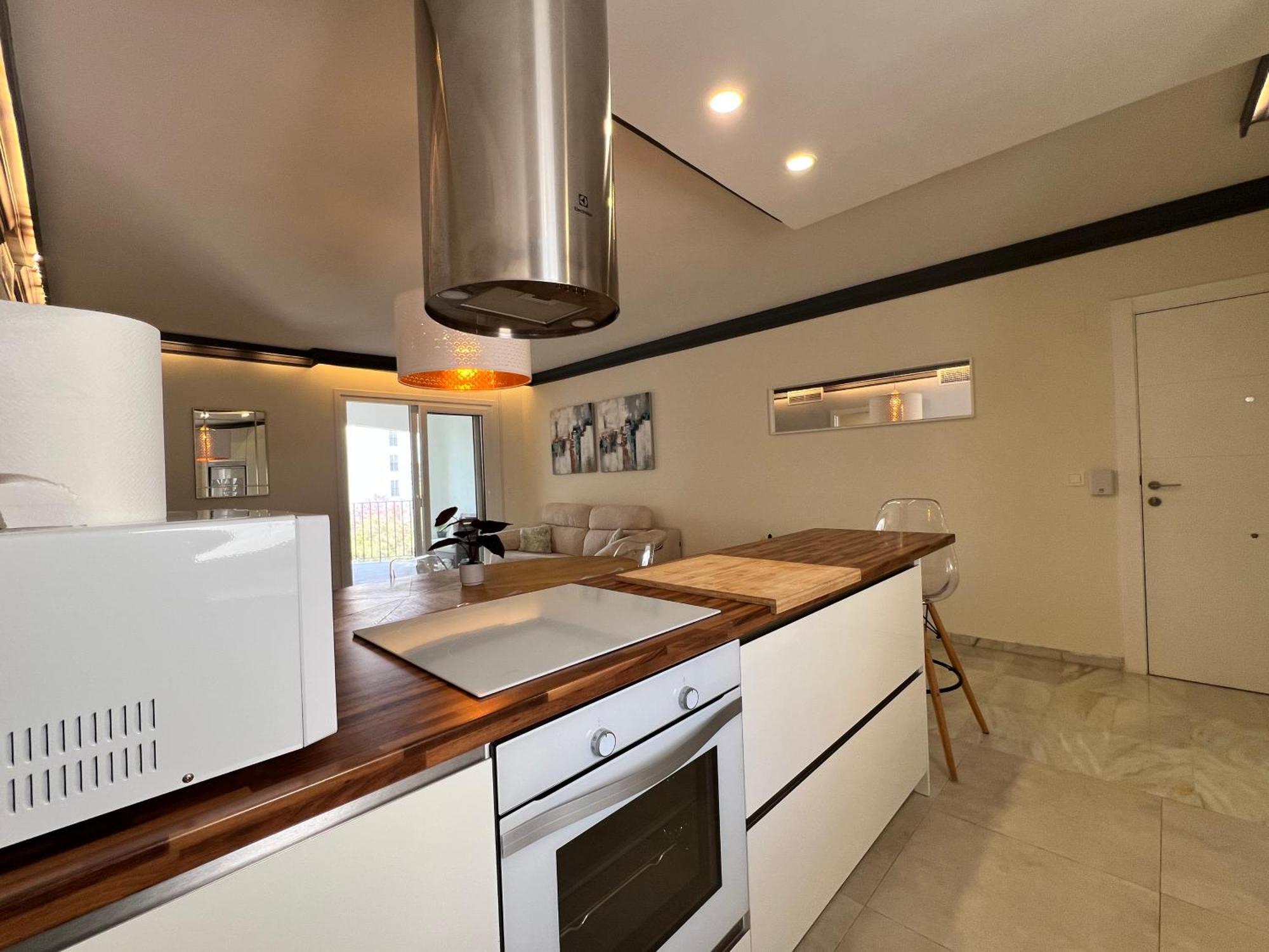 Apartamento Puerto Banus. Urb Jardines Del Puerto. For Up To 6 Marbella