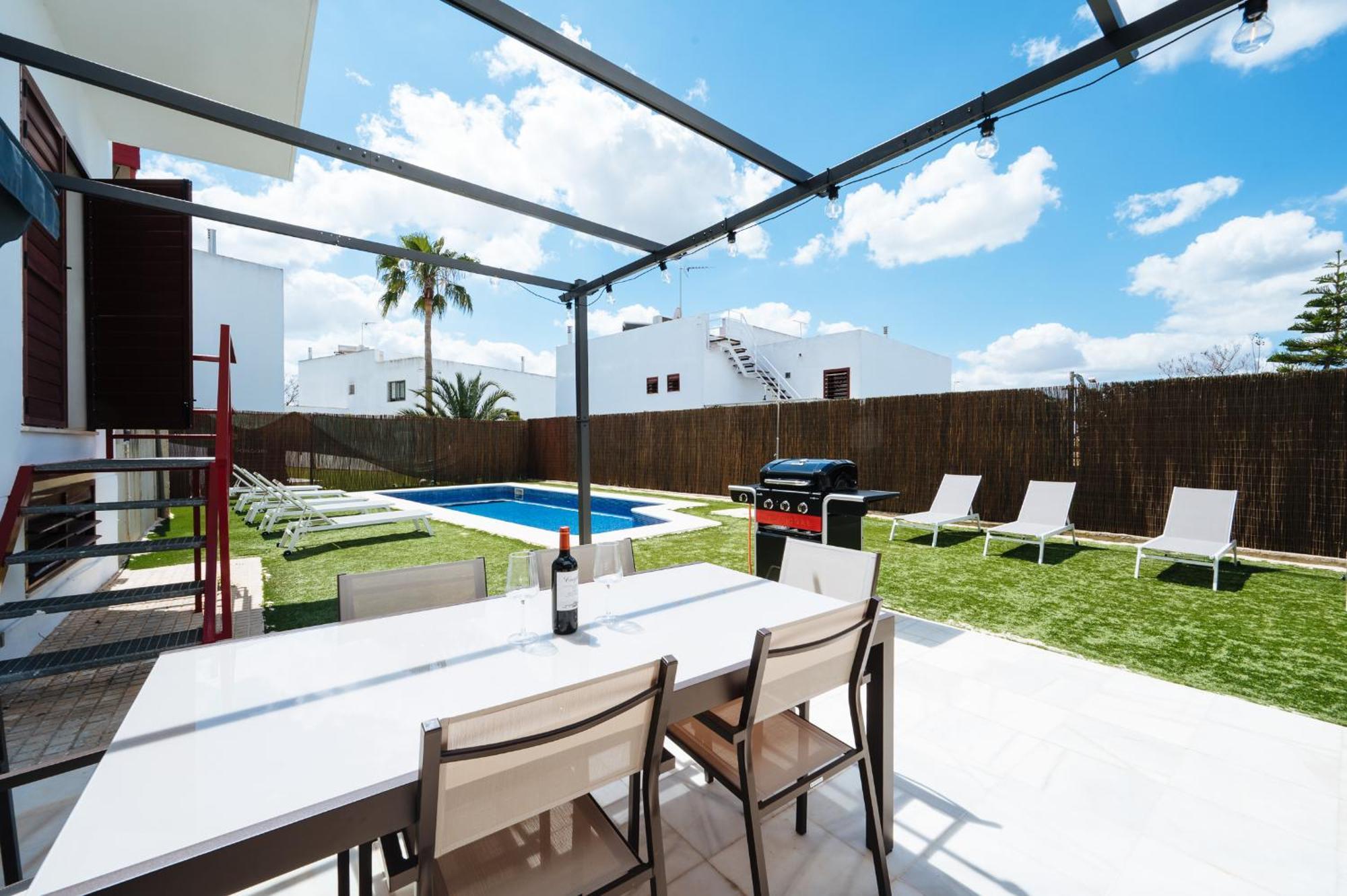 Luxury In Sevilla - Pool, Terrace & Gameroom *