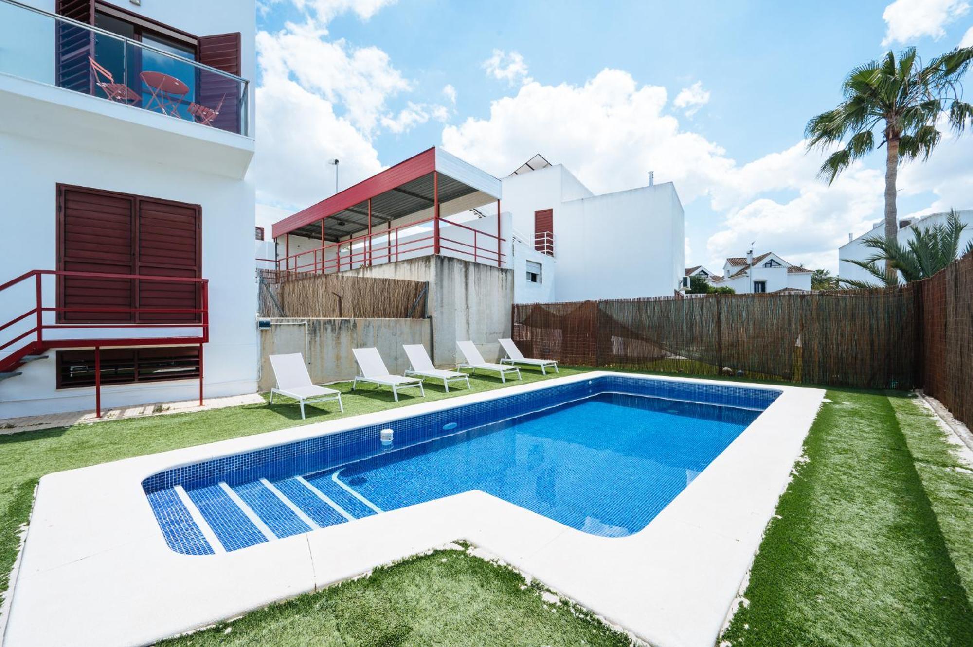 Luxury In Sevilla - Pool, Terrace & Gameroom *