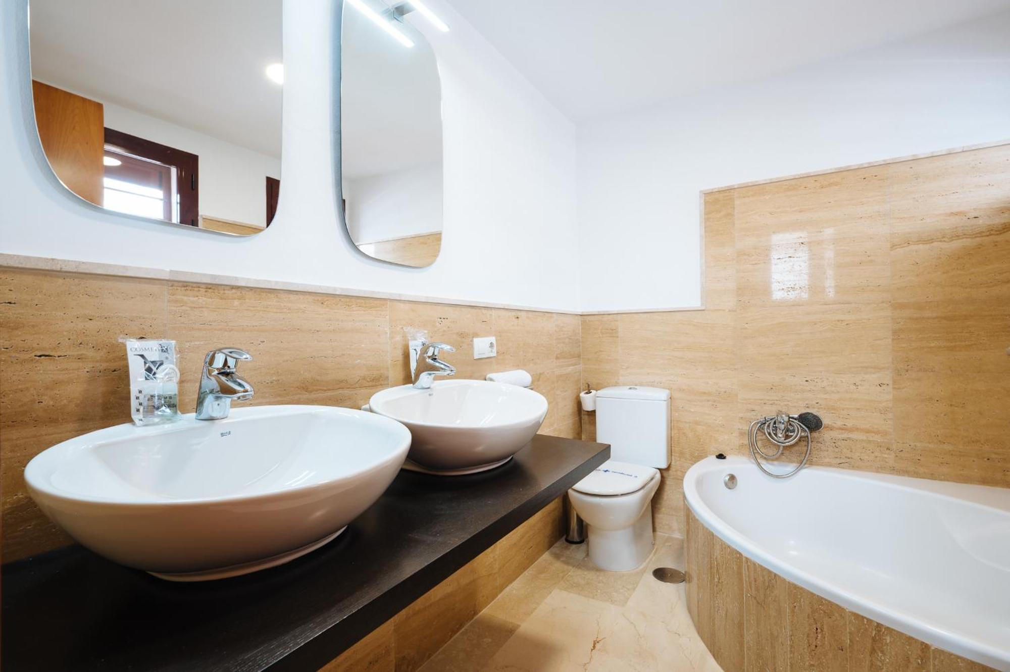 Luxury In Sevilla - Pool, Terrace & Gameroom Apartment Montequinto