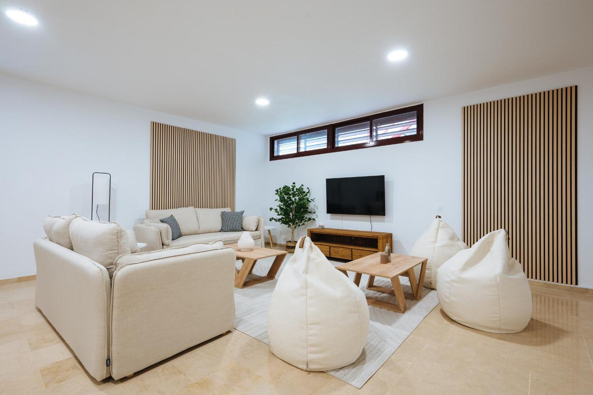 Apartamento Luxury In Sevilla - Pool, Terrace & Gameroom *