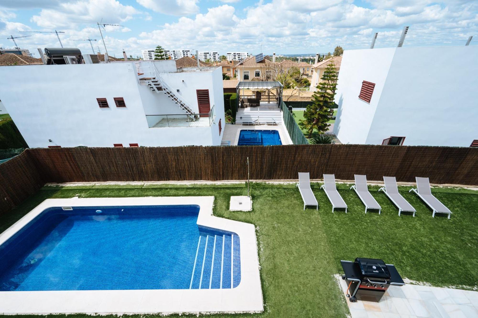 Apartment Luxury In Sevilla - Pool, Terrace & Gameroom Montequinto