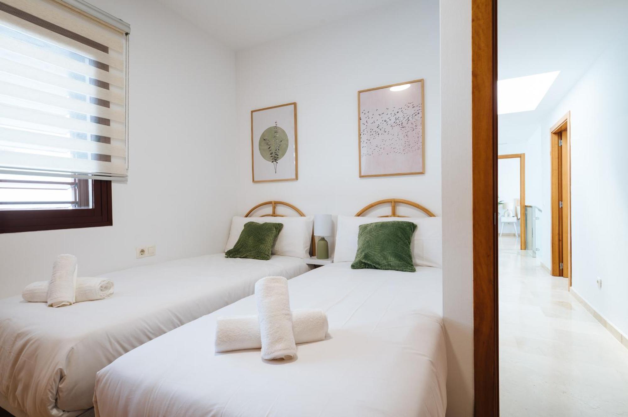 Luxury In Sevilla - Pool, Terrace & Gameroom *