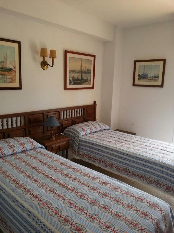 Spacious Flat With Sea Views, 3 Bedrooms, 2 Bathrooms And Next To The Beach!! Roda de Bera