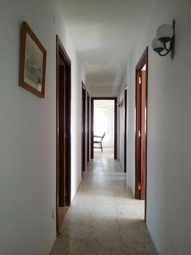 Apartment Spacious Flat With Sea Views, 3 Bedrooms, 2 Bathrooms And Next To The Beach!!