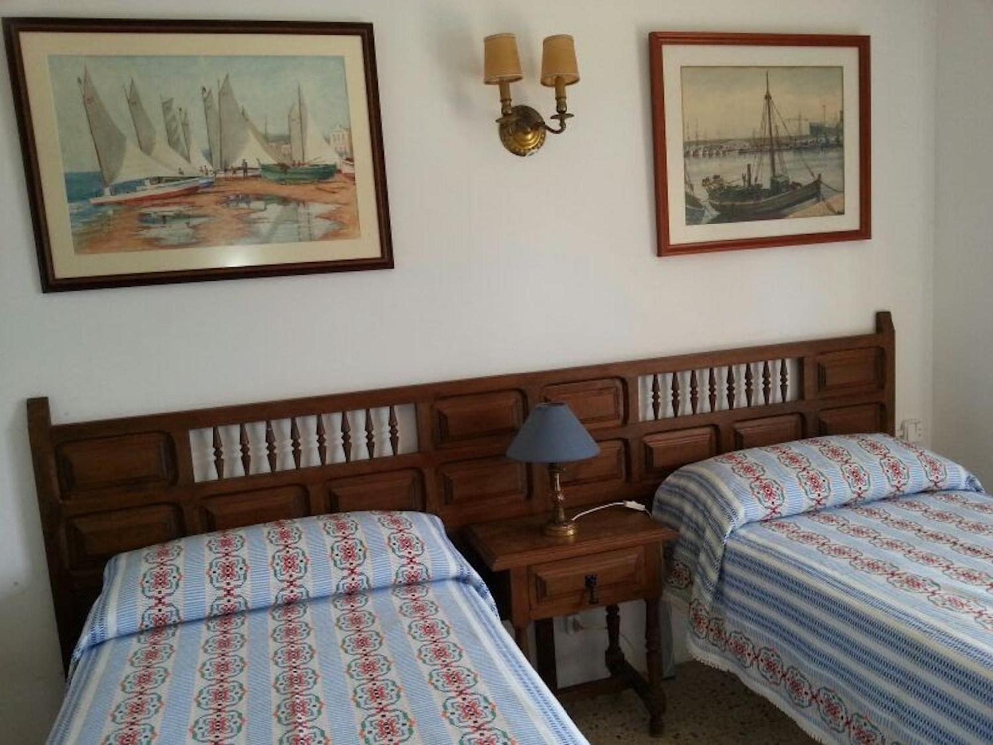 Apartment Spacious Flat With Sea Views, 3 Bedrooms, 2 Bathrooms And Next To The Beach!! Roda de Bera
