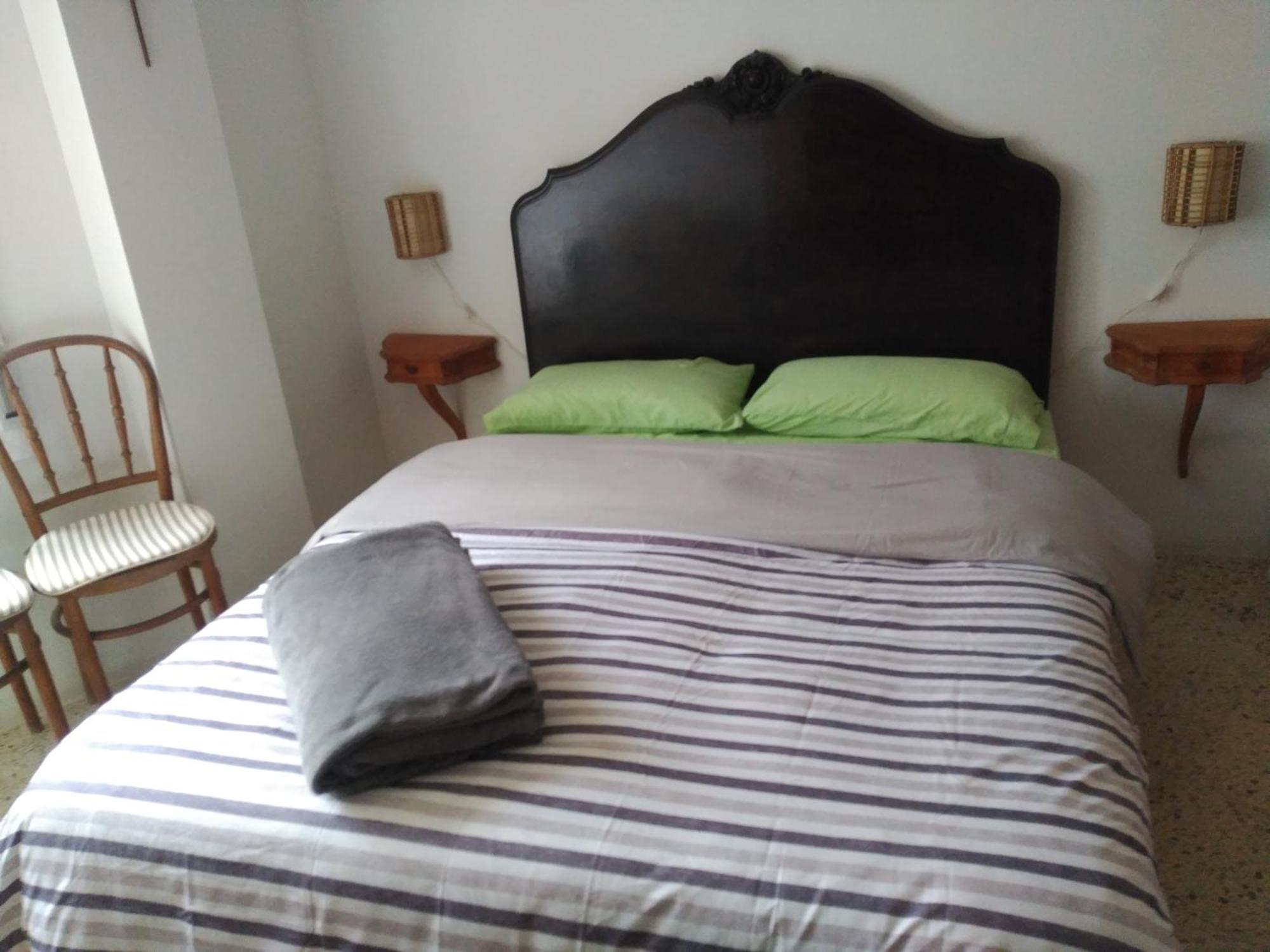 Spacious Flat With Sea Views, 3 Bedrooms, 2 Bathrooms And Next To The Beach!! *