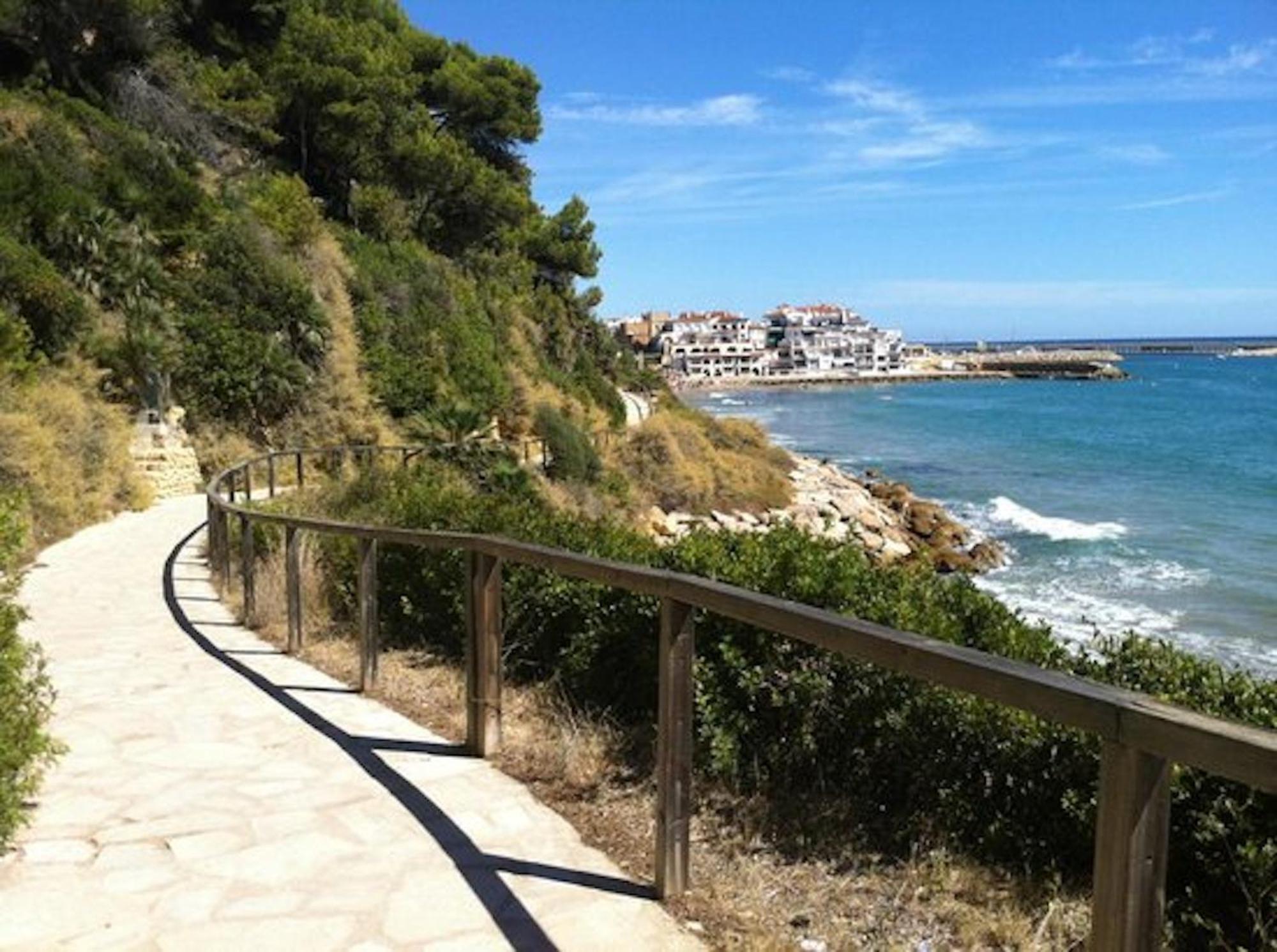 Apartment Spacious Flat With Sea Views, 3 Bedrooms, 2 Bathrooms And Next To The Beach!! Roda de Bera