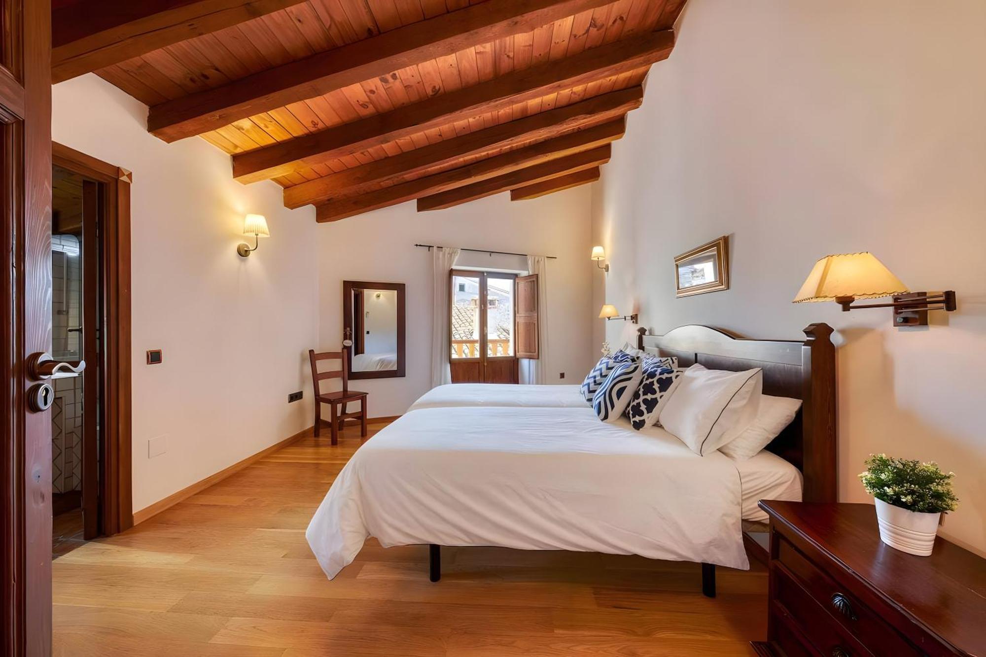 Casa Cuesta Del Reloj Piedralaves