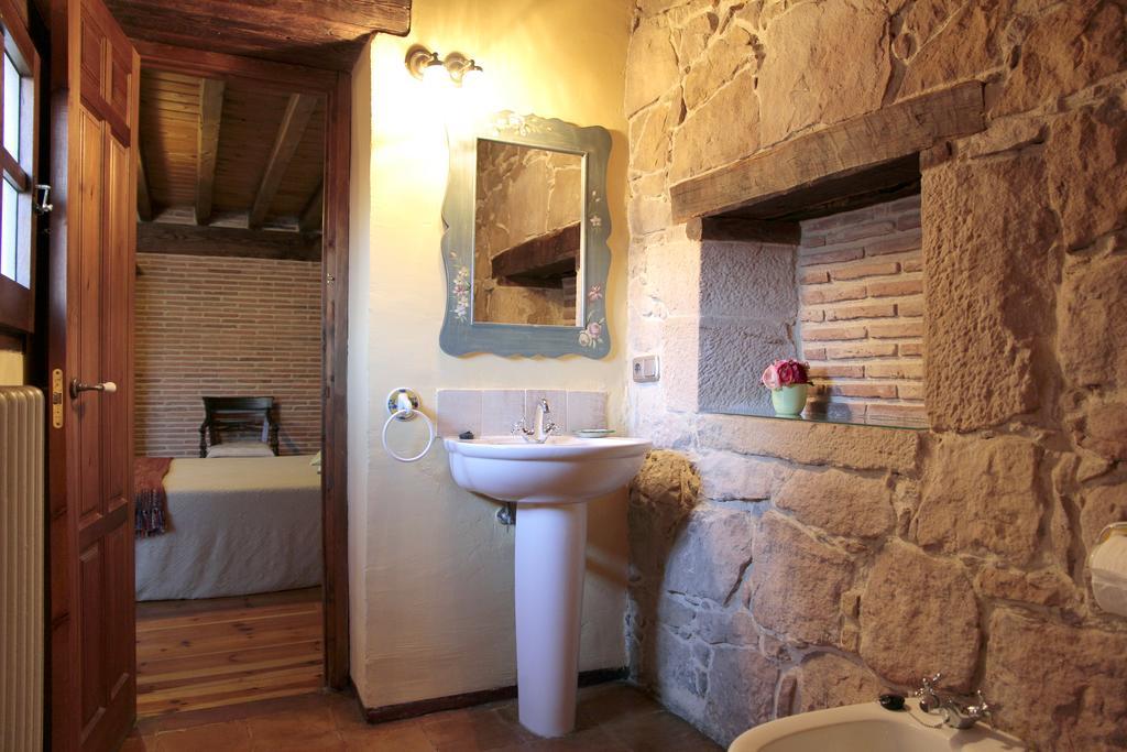 Casa rural La Casona De *