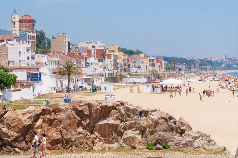 Nuria Seaview Beach-apartment *