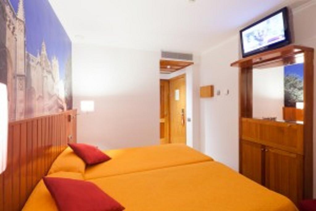 Hotel Placa De La Font *