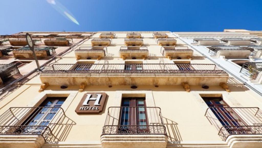 Hotel Placa De La Font *