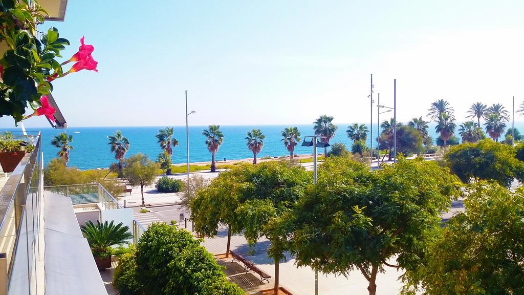 Alexandra's Beach-port Apartment *