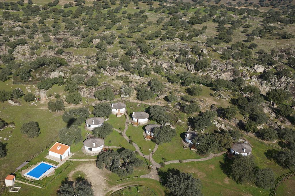 Chozos De La Dehesa La Roca de la Sierra