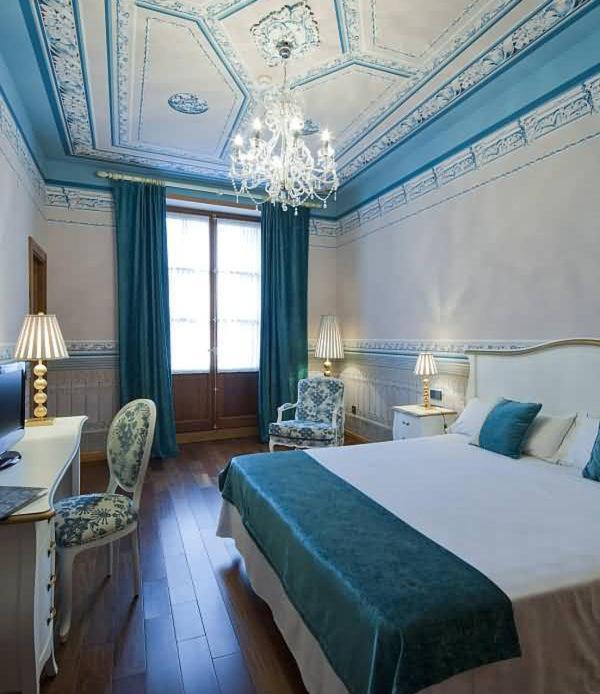 Hotel Real Cinco Linajes