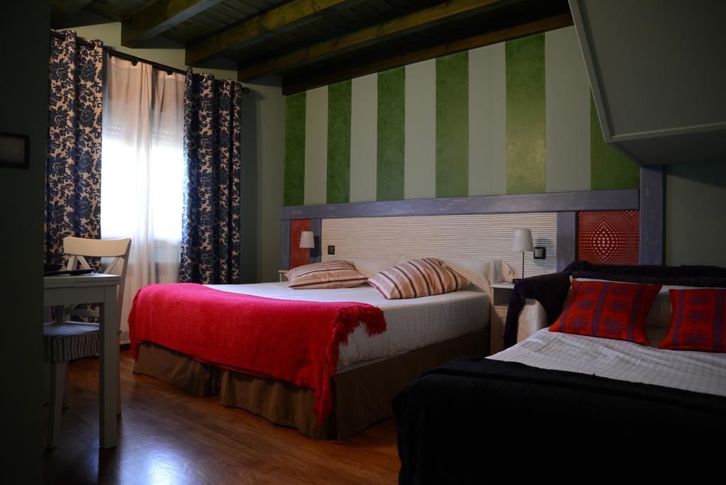 Guest house Alojamiento Bernabales