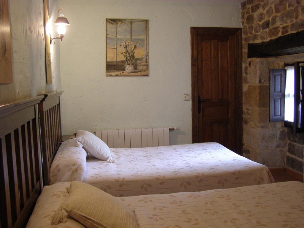Guest house Rural Ochohermanas Las Fraguas