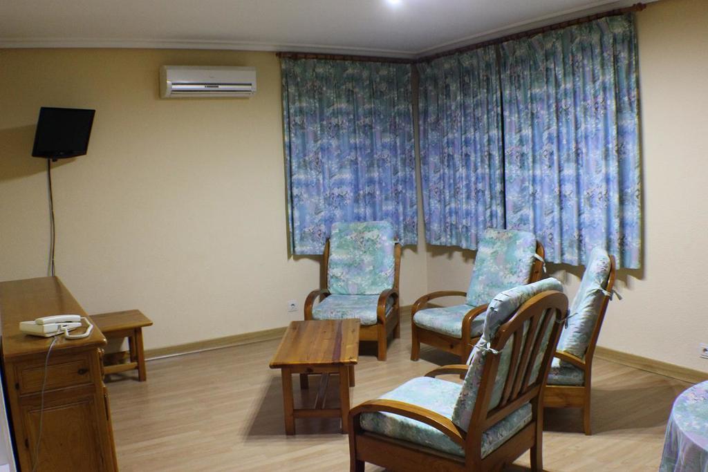 Nieves Hotel 2*
