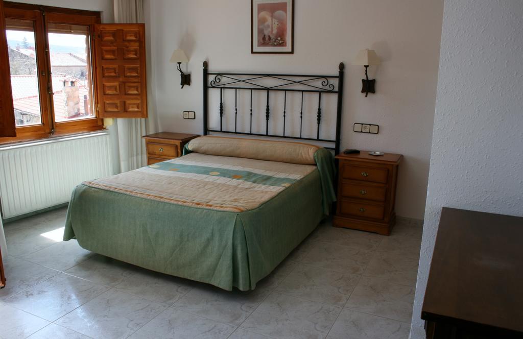 Visontium Hostal *