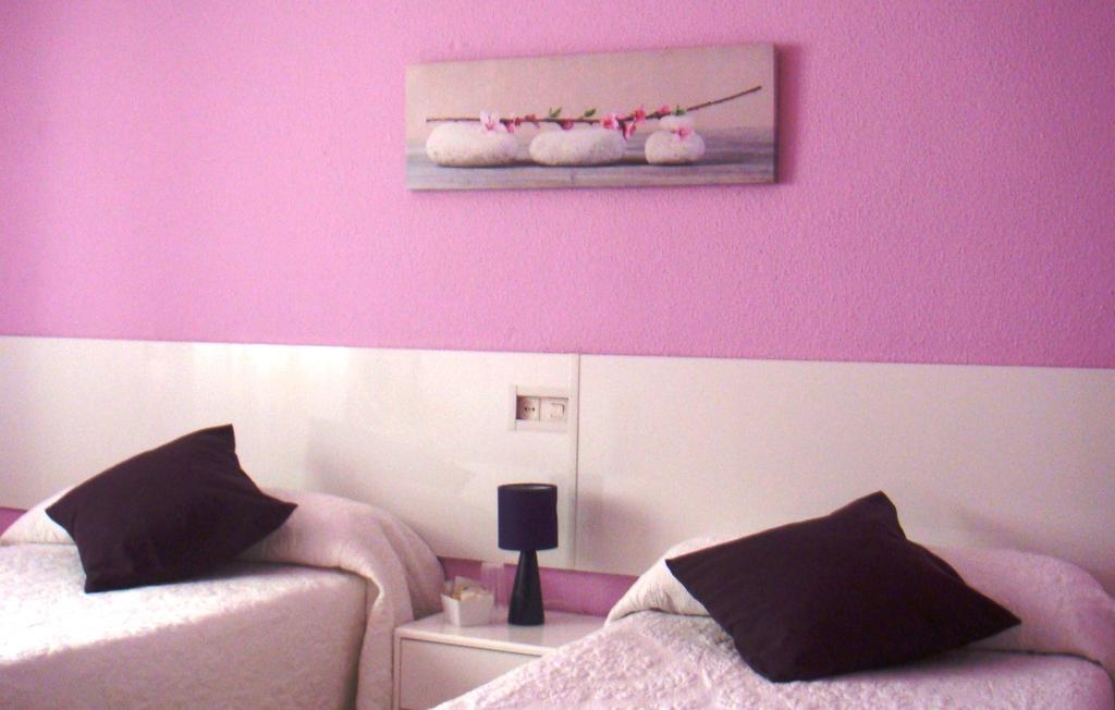 Pensión Room Pamplona Bed and breakfast