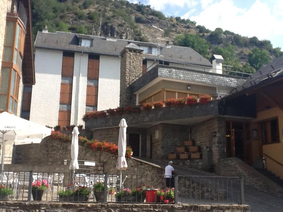 Escalar Hotel