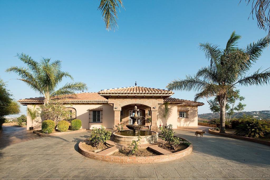 Hacienda Doña Gloria *