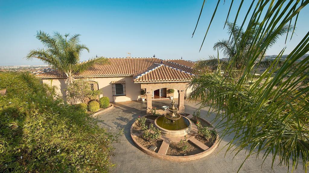 Hacienda Doña Gloria Villa