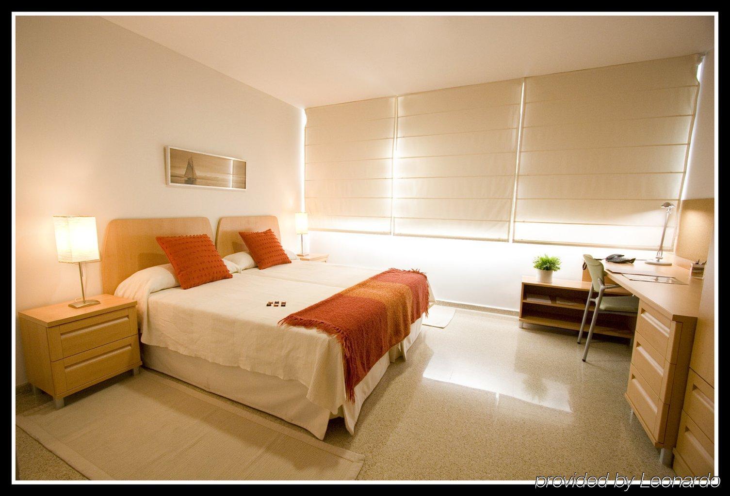 Y Congresos - Universitaria Resort 2*