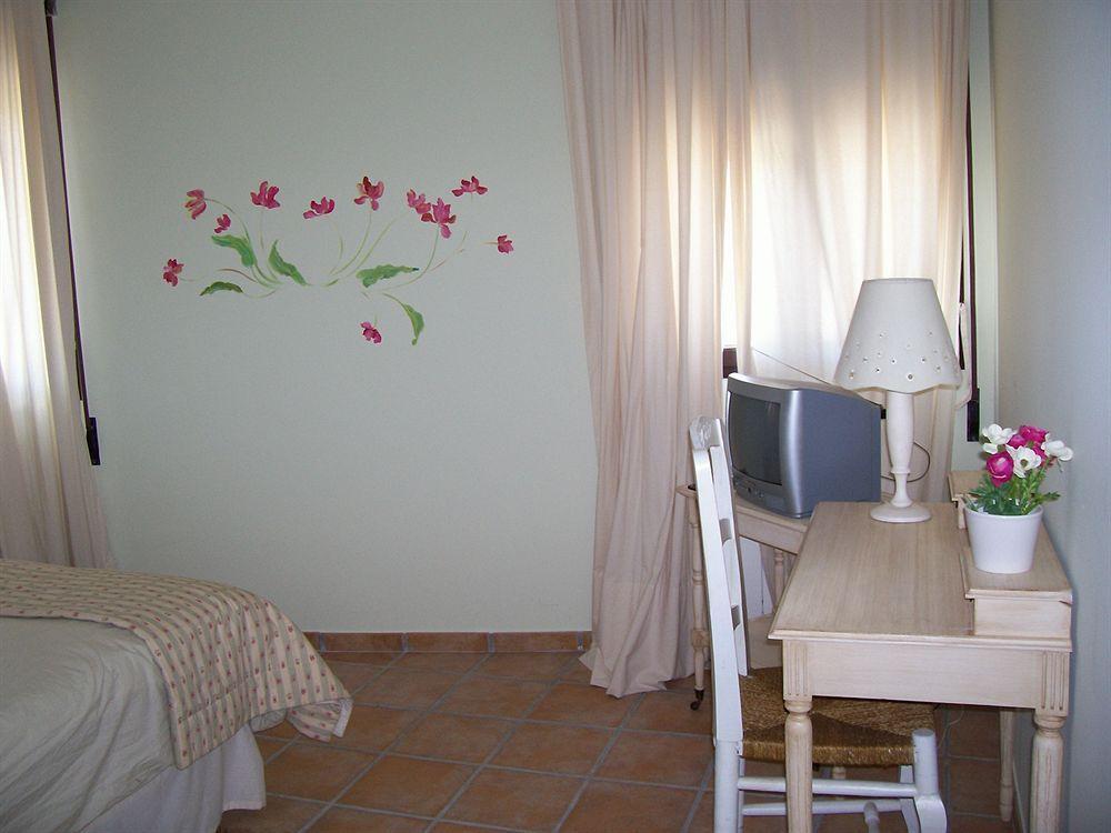 Laureana Marcos Hotel