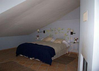 Laureana Marcos Hotel