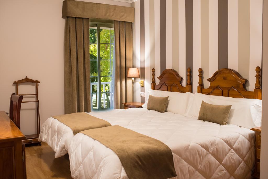 Los Cazadores Hotel *