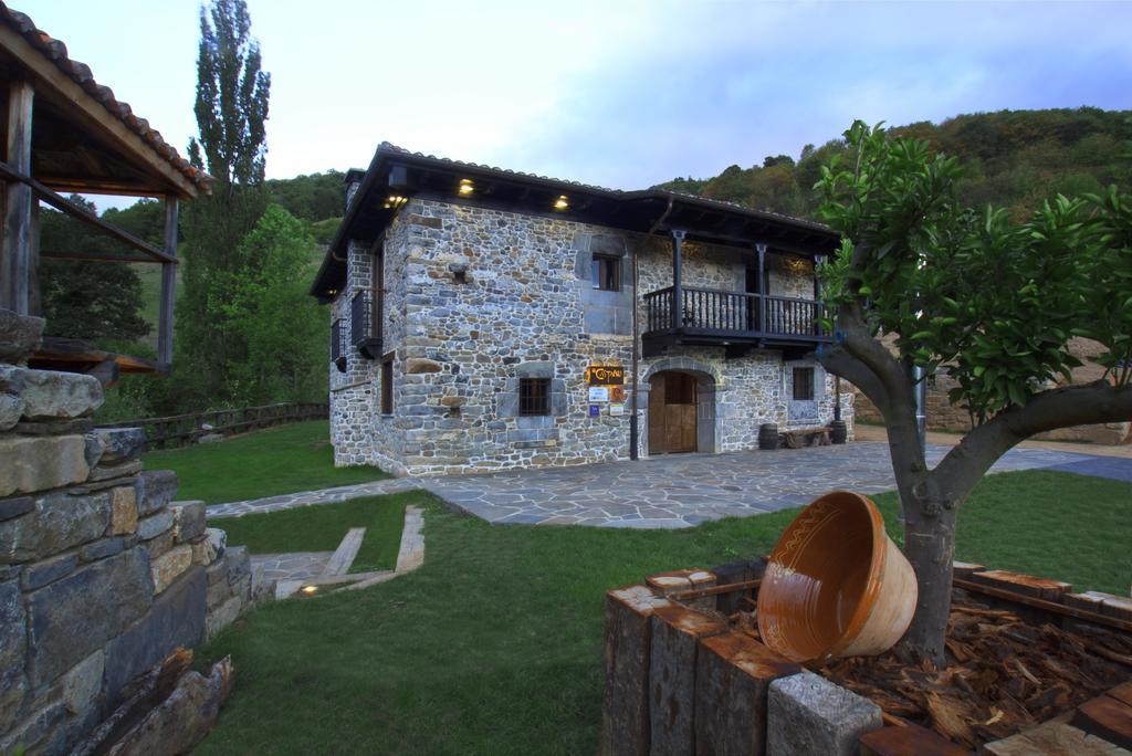 Casona De El Castañíu Hotel 3*