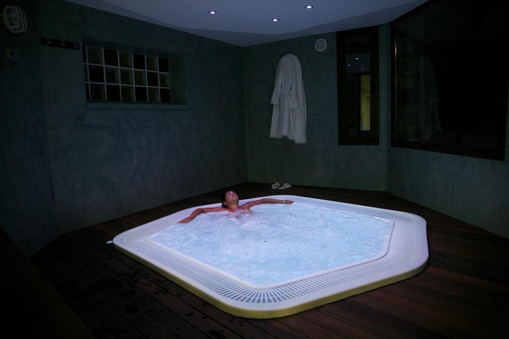 De Hotel 2*