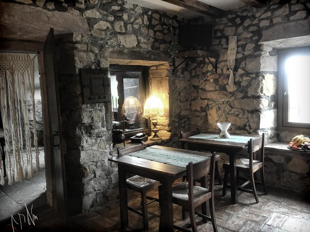 Casa rural De *