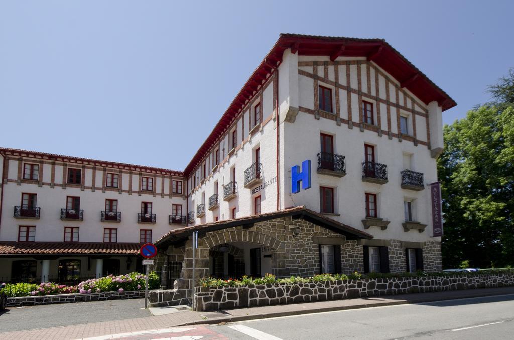 Ayestaran I Guest house *