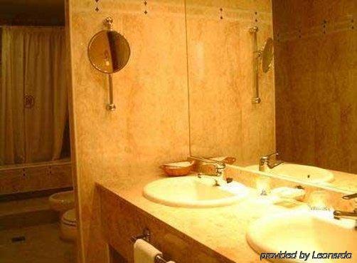 Ebora By Vivere 3*