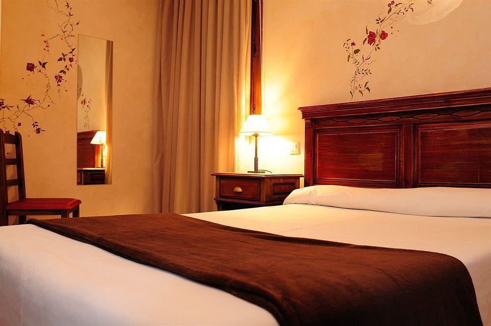 Yit Puerta Bisagra Guest house 2*