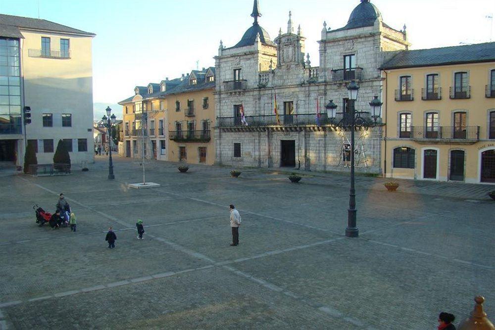 Aroi Bierzo Plaza Hotel 3*